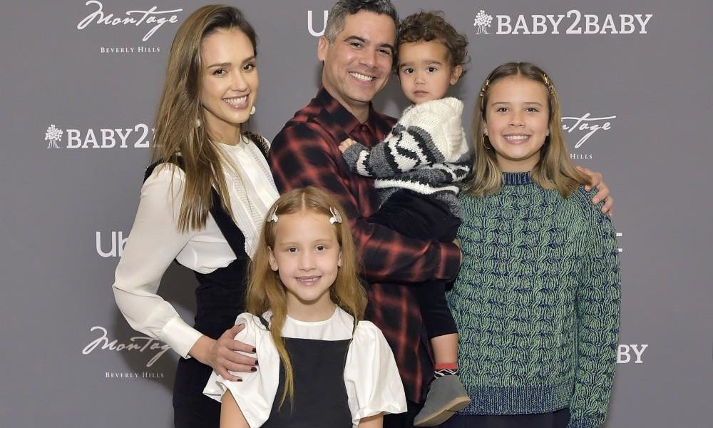 Jessica Alba veut organiser un noël 'mémorable' pour les plus démunis | LFM la radio