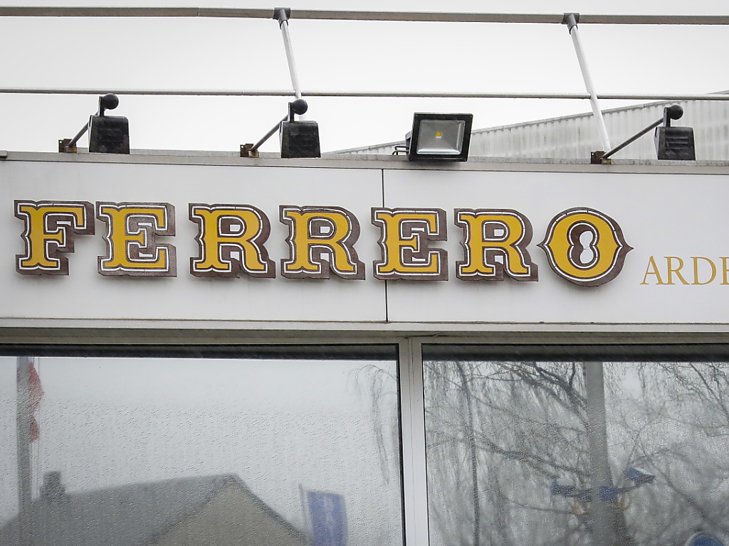 Salmonelles dans des chocolats Kinder : le groupe Ferrero avait détecté une  contamination dès décembre 