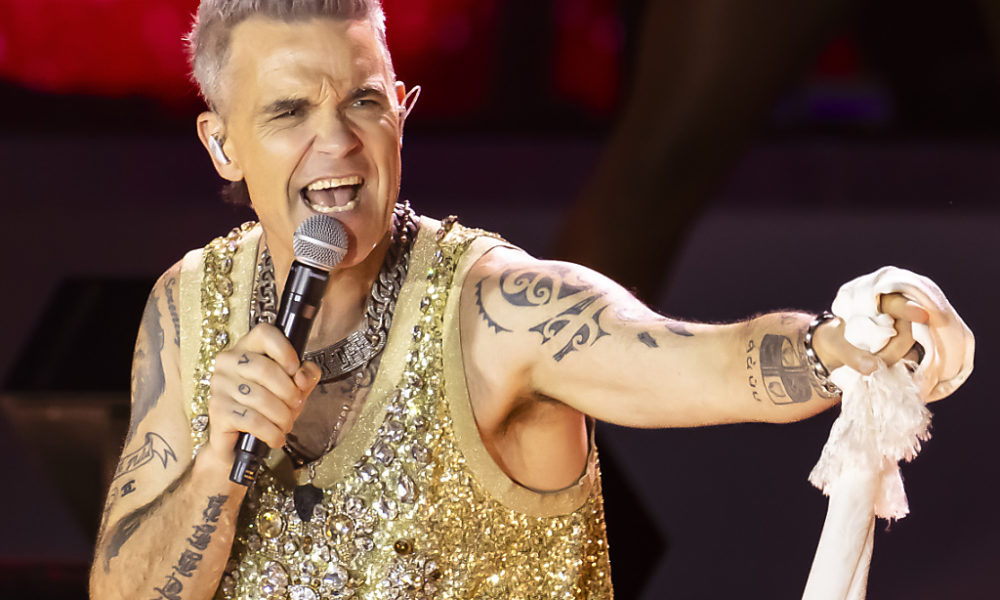 La pop star Robbie Williams offre ses services comme manifestant La pop star Robbie Williams offre ses services comme manifestant