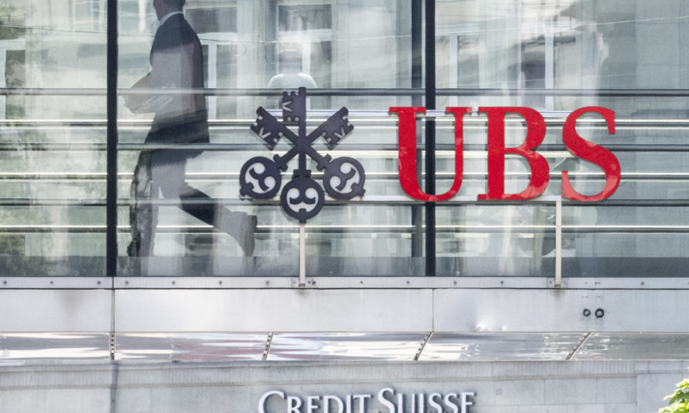 UBS et Credit Suisse officialisent la fusion UBS et Credit Suisse officialisent la fusion