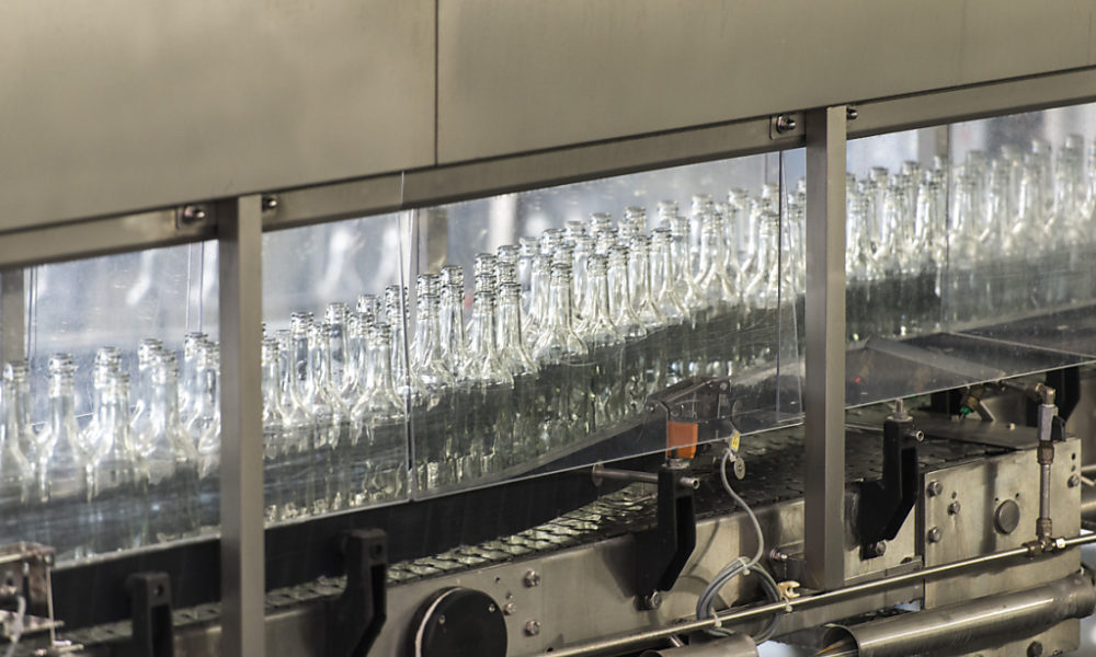 Nestlé a eu recours à des traitements interdits sur l'eau minérale Nestlé a eu recours à des traitements interdits sur l'eau minérale