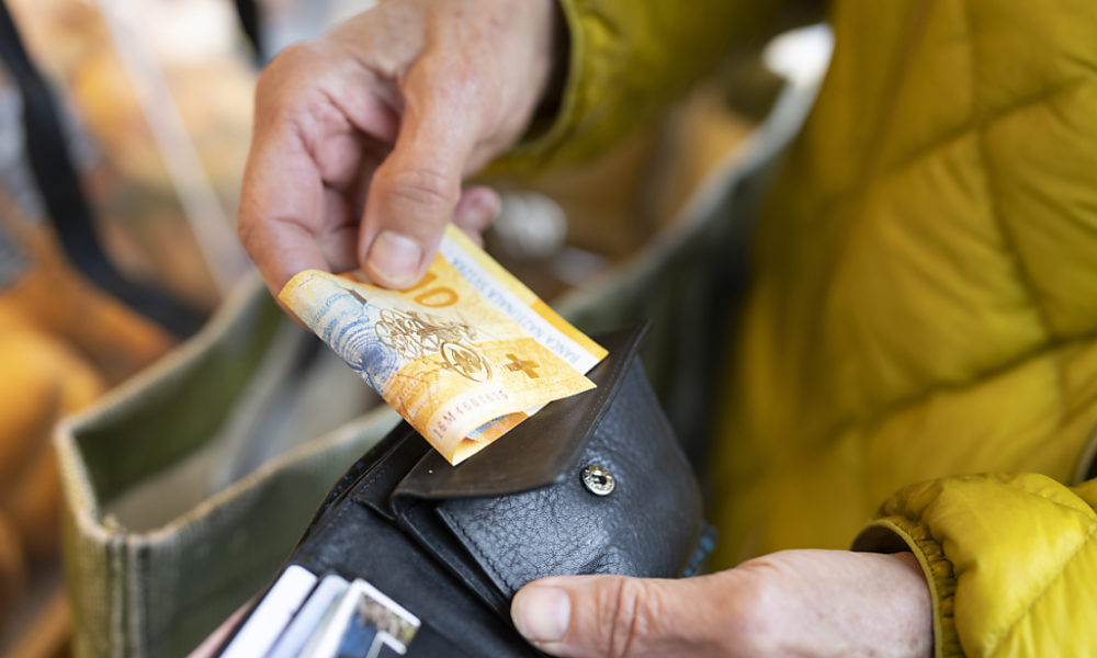 L'argent liquide continue de perdre de son attrait (étude) L'argent liquide continue de perdre de son attrait (étude)