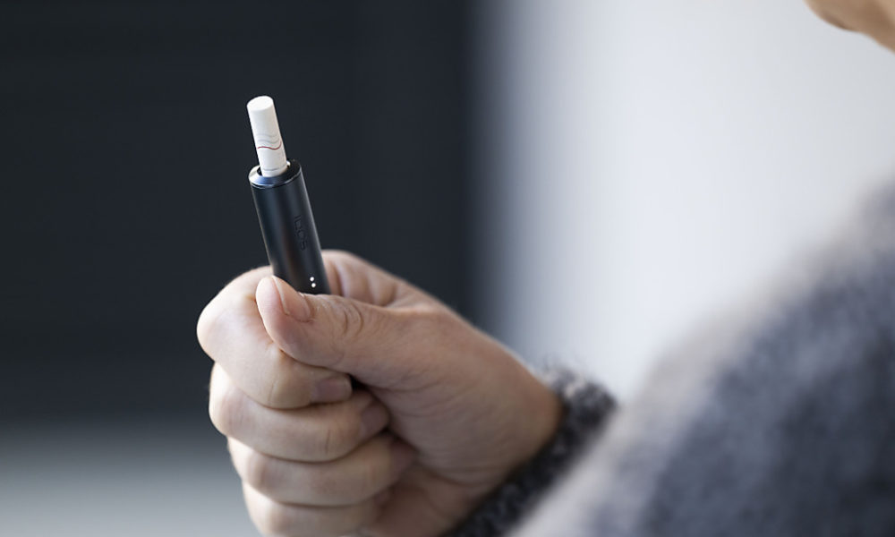 Le vapotage aide à arrêter de fumer des cigarettes (étude) Le vapotage aide à arrêter de fumer des cigarettes (étude)