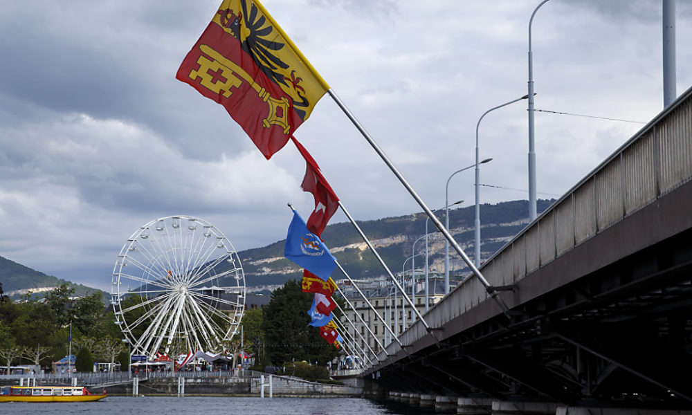 4100 signatures contre la passerelle piétonne du Mont-Blanc 4100 signatures contre la passerelle piétonne du Mont-Blanc
