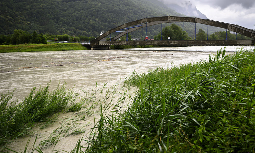 Inondations et évacuations en Valais après de fortes pluies Inondations et évacuations en Valais après de fortes pluies