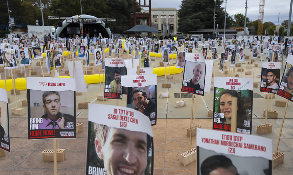 500 personnes réunies à Genève pour la libération des otages 500 personnes réunies à Genève pour la libération des otages