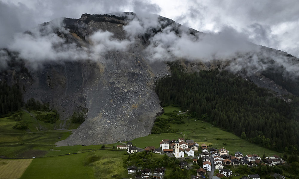 Brienz GR doit se préparer à une nouvelle évacuation Brienz GR doit se préparer à une nouvelle évacuation