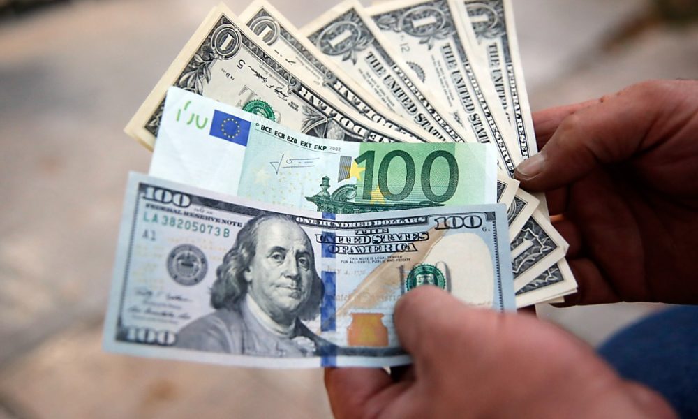 L’euro au plus bas depuis deux ans face au dollar L’euro au plus bas depuis deux ans face au dollar