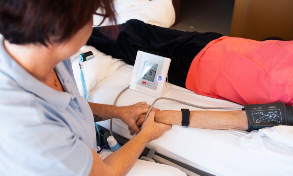 Le salaire médian suisse s'est élevé à 7024 francs par mois en 2024