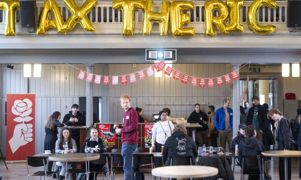 Le peuple et les cantons balaient l'initiative pour l'avenir à 78%