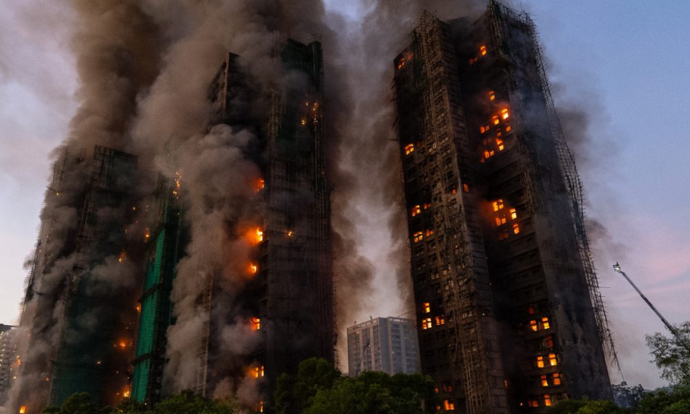 Complexe résidentiel en feu à Hong Kong: au moins 4 morts
