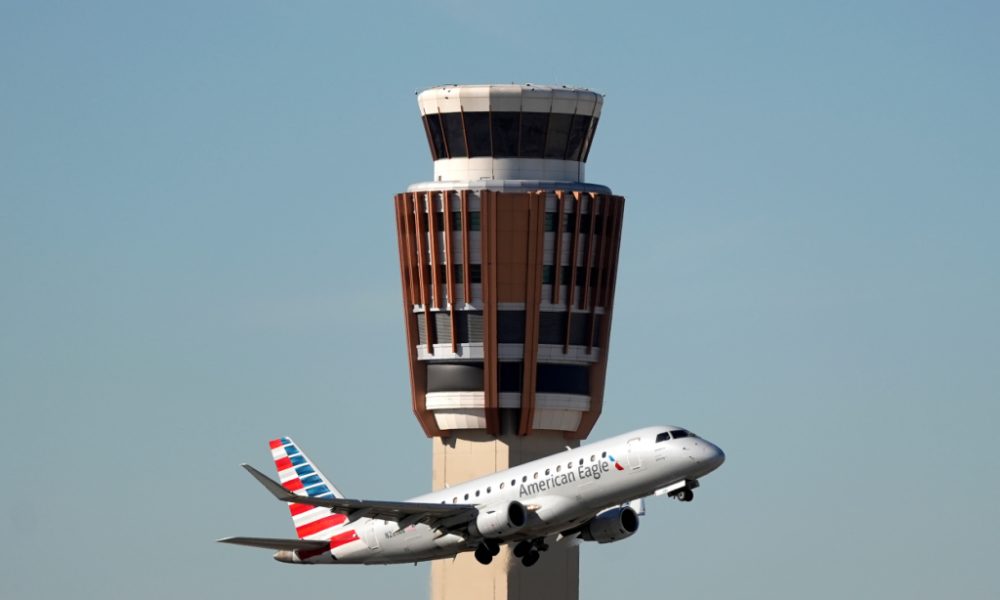 Paralysie budgétaire: trafic aérien américain bientôt réduit