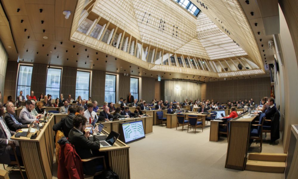 La droite continue à refuser les crédits complémentaires demandés