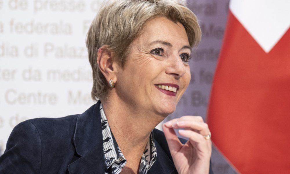 Un comité interpartis défend le projet d'imposition individuelle