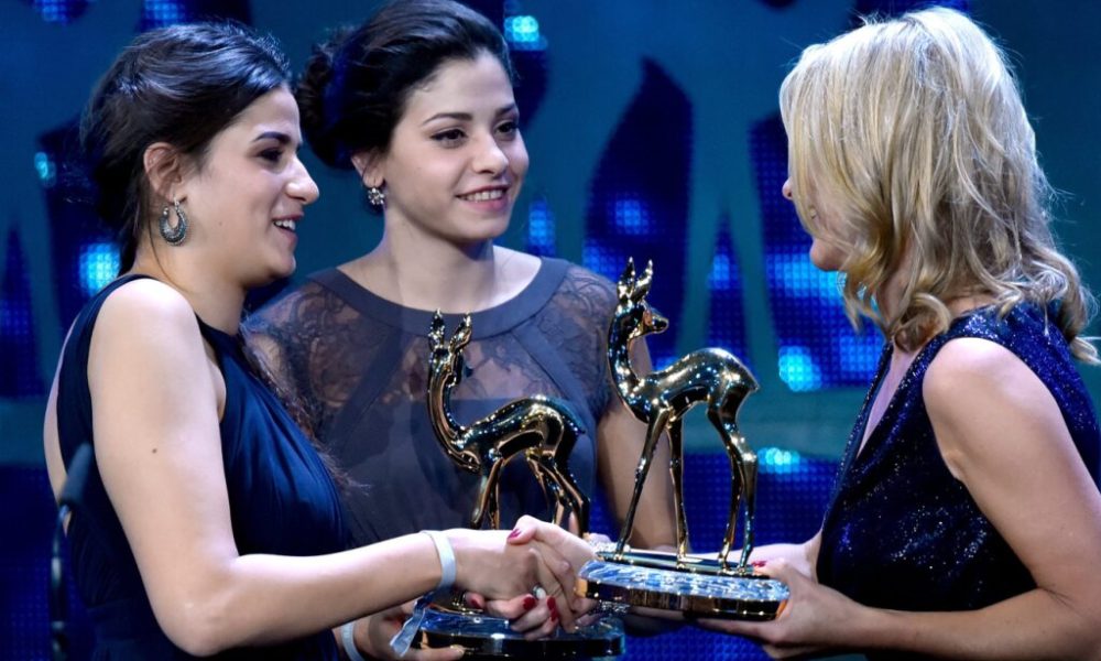 Grèce: la militante Sarah Mardini acquittée de trafic de migrants