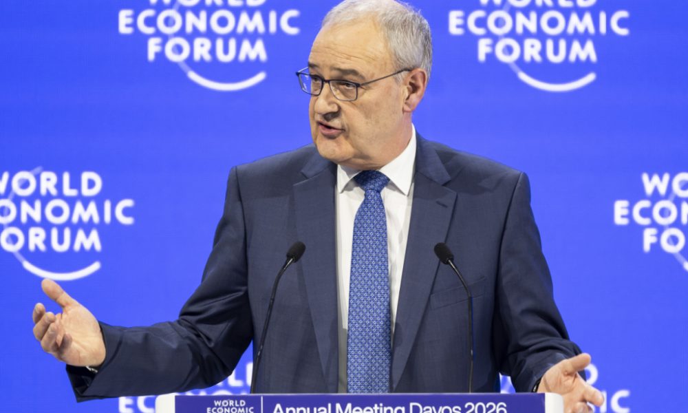 Guy Parmelin ouvre le WEF, en pensée avec Crans-Montana