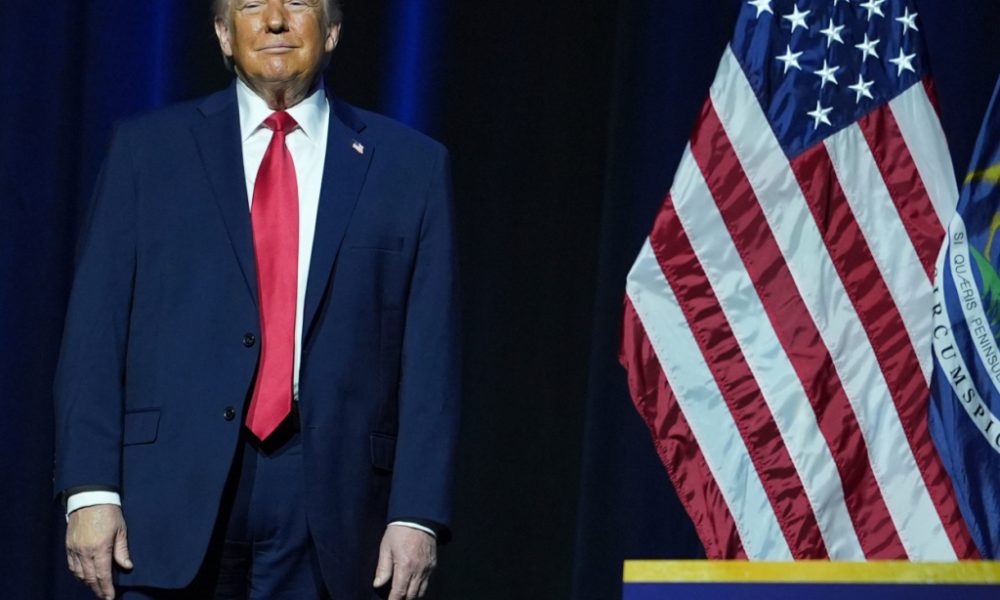 Trump, un "président le la paix" qui aime la force